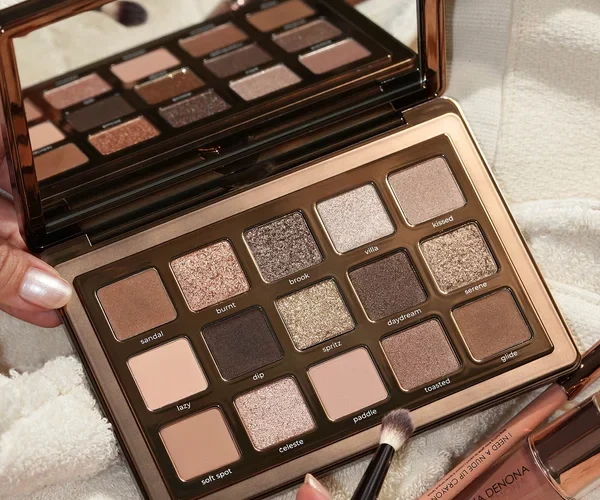 Natasha Denona Tan Eyeshadow Palette flat lay